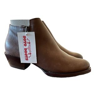 WOMENS SOTO BOOTS Handcrafted Cowgirl Side Zip Ankle Brown SIZE 10.5 M50045
